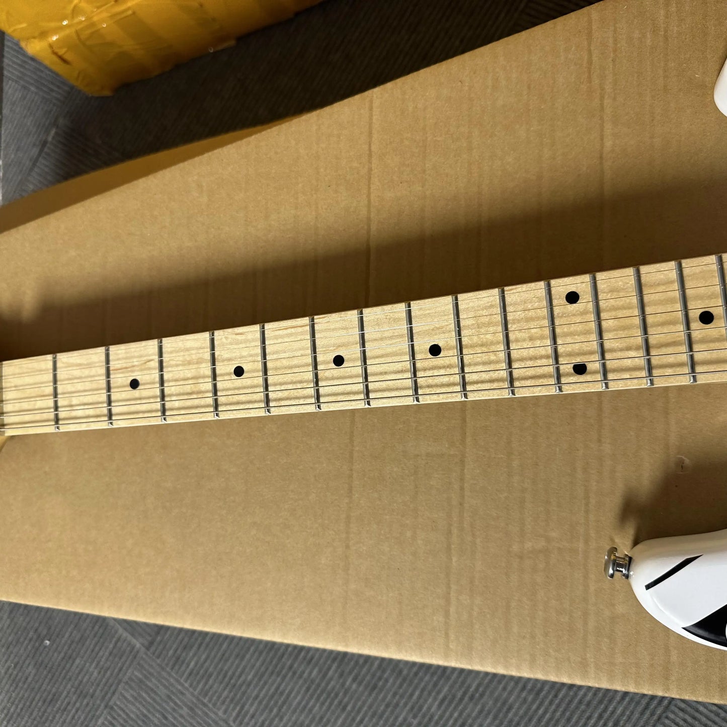 Electric Guitar With Maple Fretboard And Hum